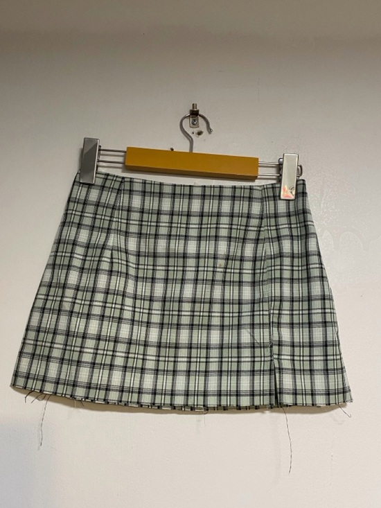 Princess Polly Plaid Mini Skirt US 0 Green Check Schoolgirl Style - Picture 2 of 9
